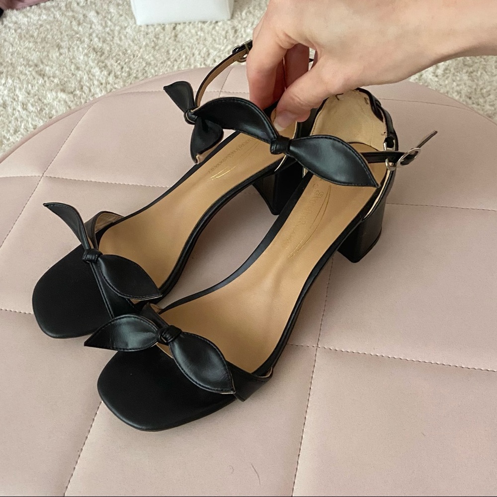 Black bow chunky heels